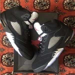 Jordan 5 size 11.5 2016 metallic silver, rare shoe, brand new still has box